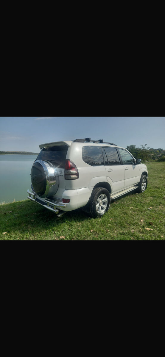 Toyota Land Cruiser Prado foto 2