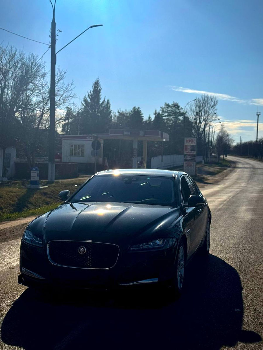Jaguar XF фото 2