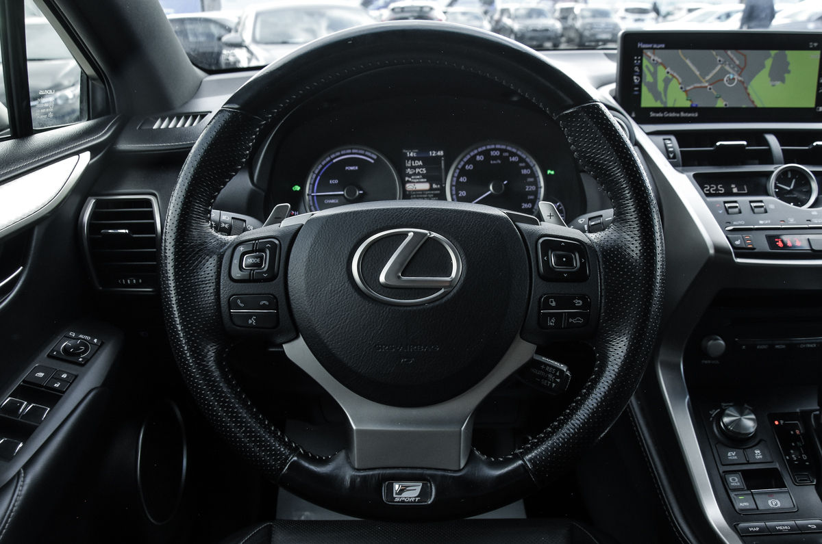 Lexus NX Series foto 11