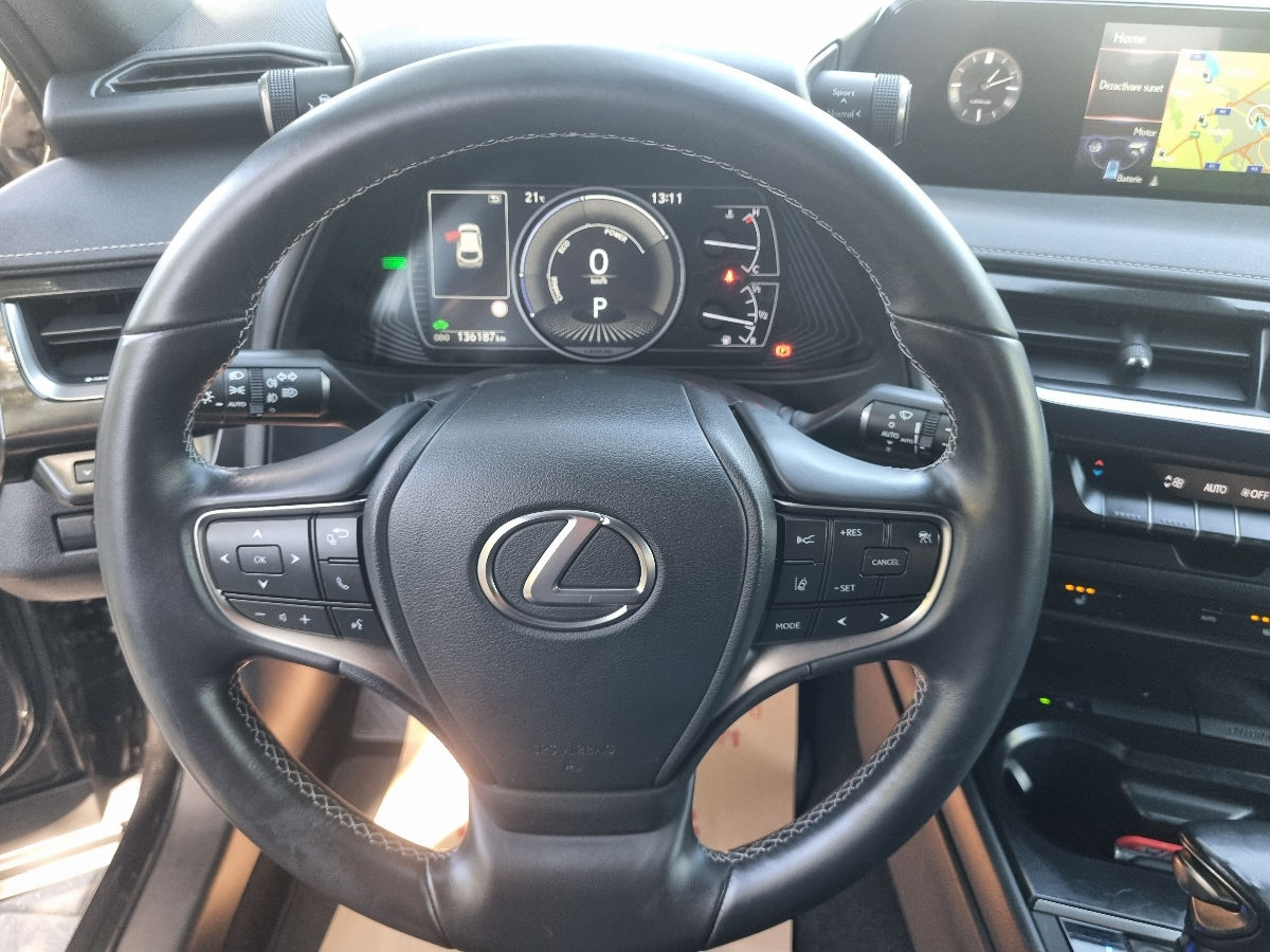 Lexus UX 2020 photo 15