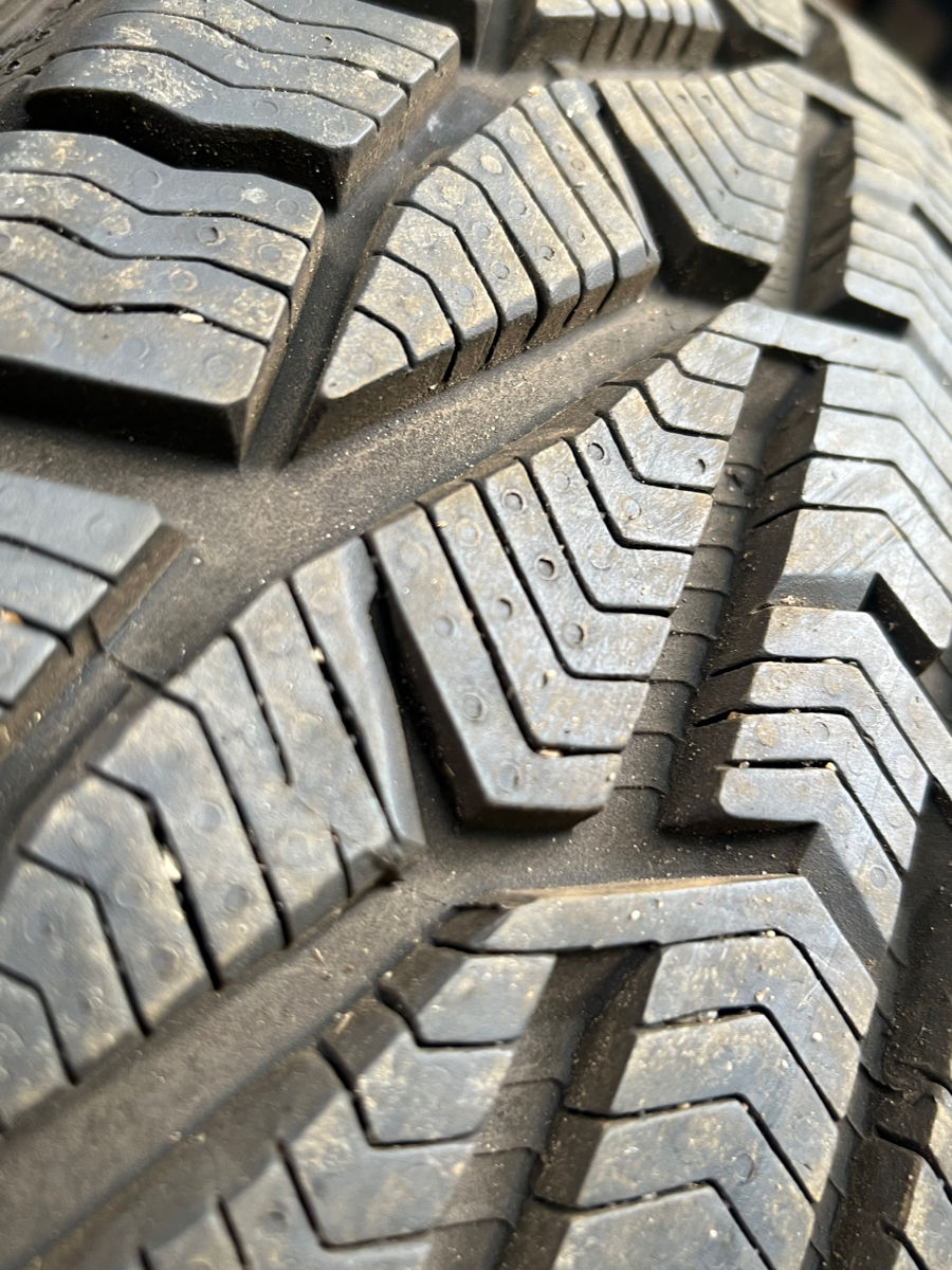 Продам 2 шины 225/55 R17 Riken Snow (Michelin Group) фото 5