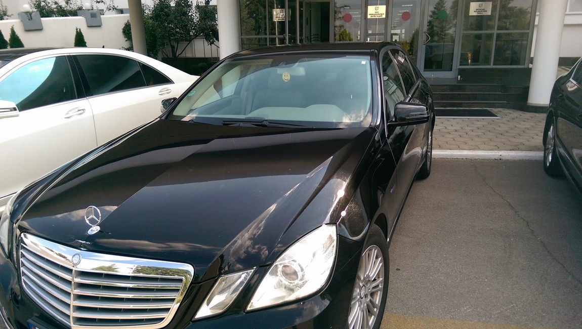 Bus rent , mini-bus,car for rent with driver . Airport transfer Chisinau - Moldova ! Viptrans ! foto 3
