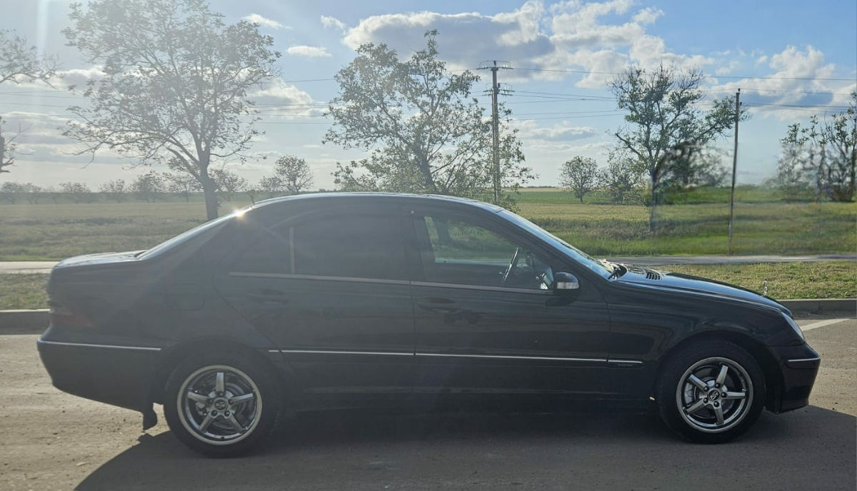 Mercedes C-Class фото 3