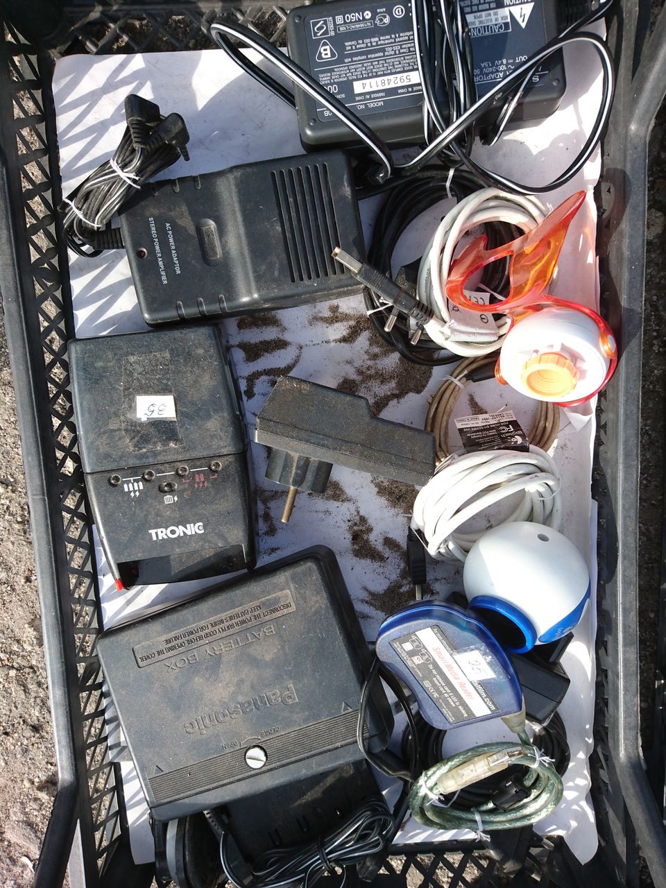 Продам зарядные устройства есть для камер Сони 2000 - 2100 FX 1, FX ...