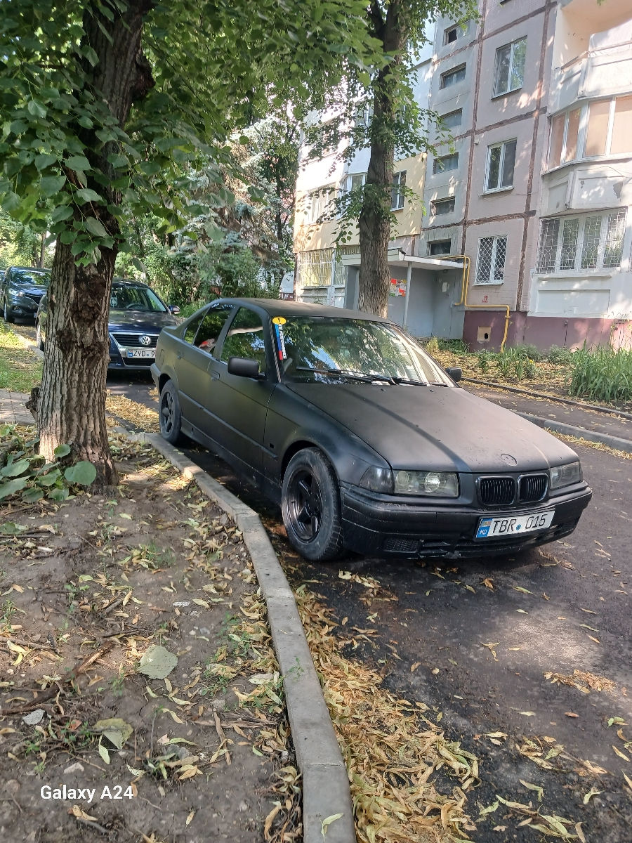 BMW 3 Series foto 2