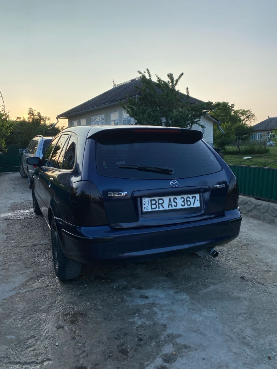 Mazda 323 фото 2
