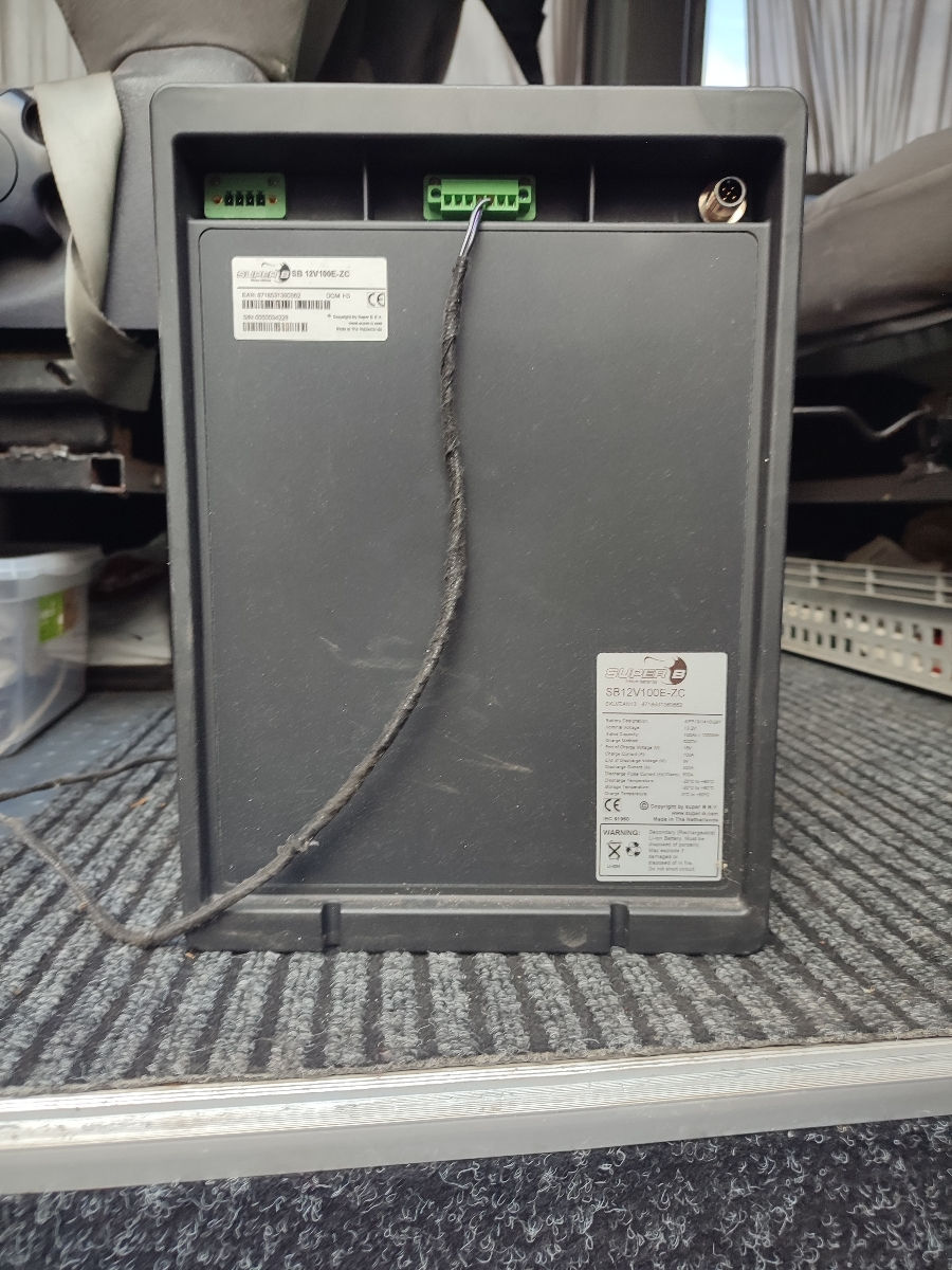 Аккумуляторная батарея Super B серии SB12V100E-ZC foto 5