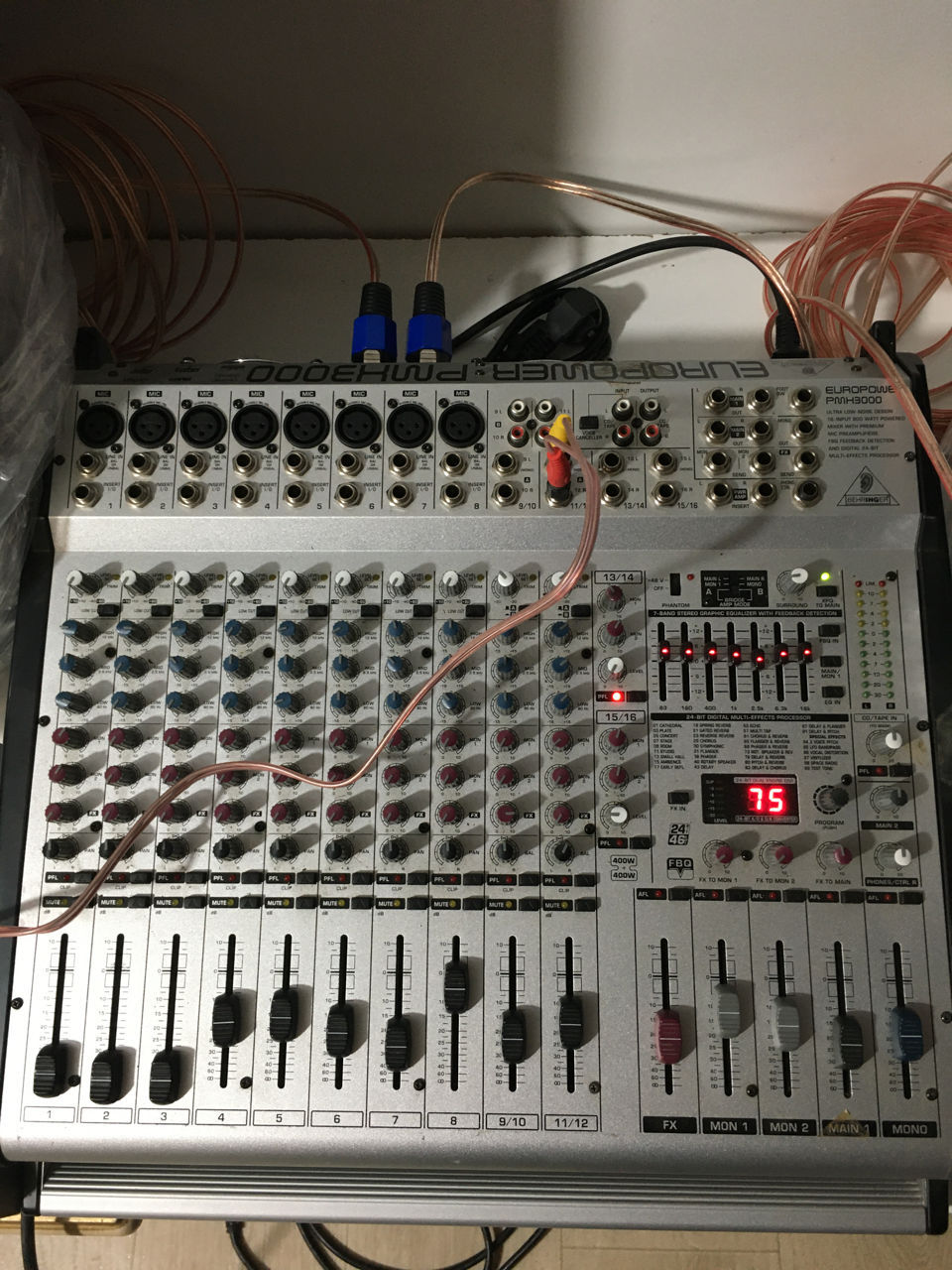 Mixer Activ Behringer Europower Pmp 3000