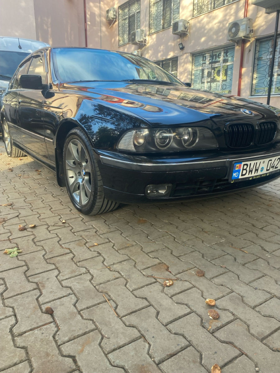 BMW 5 Series foto 4