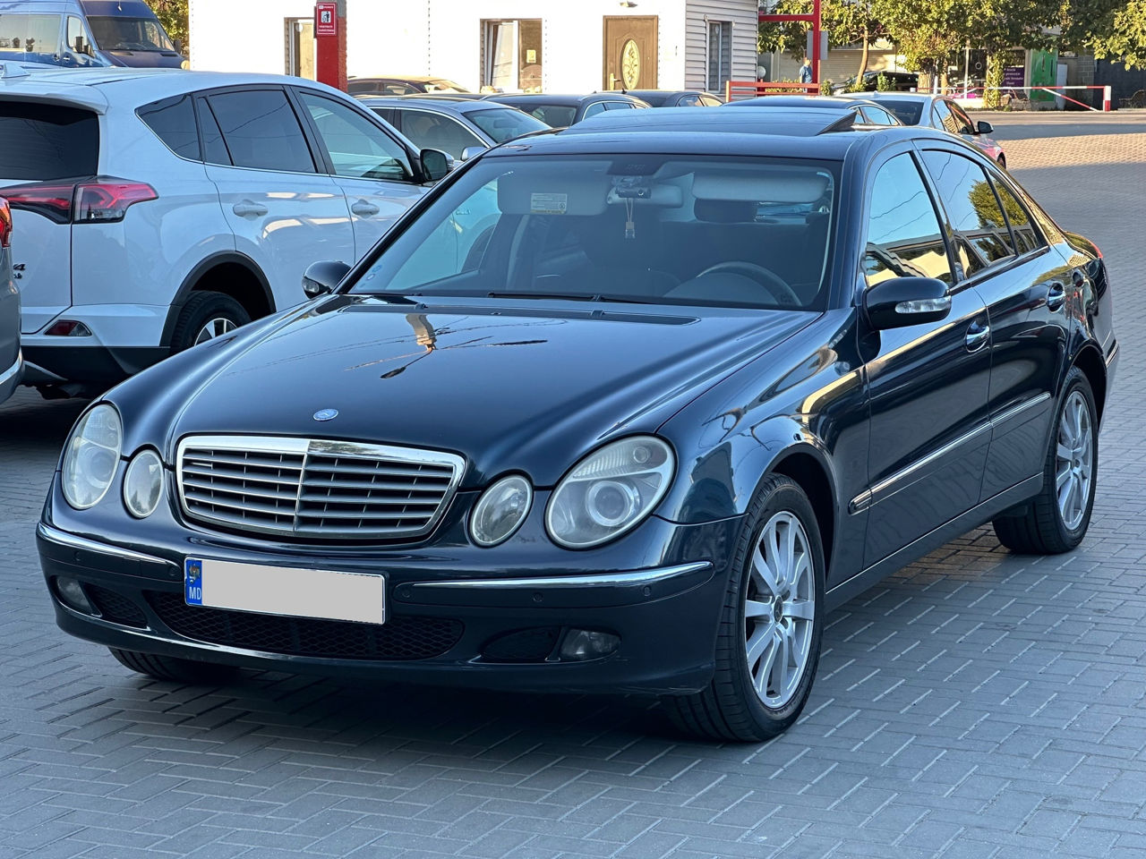 Mercedes E-Class foto 0