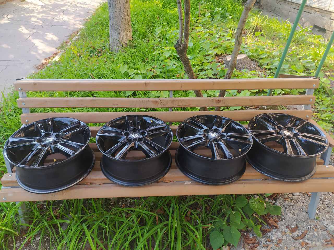 Продаются БУ легкосплавные диски 5/100, r16 и летние шины 205/45 r16