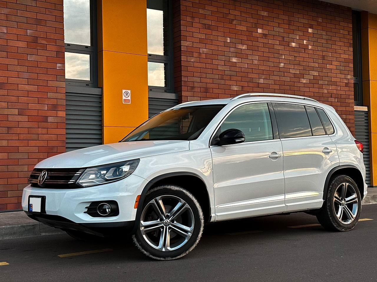 Volkswagen tiguan 2017 - chirie auto - авто прокат - rent a car foto 0