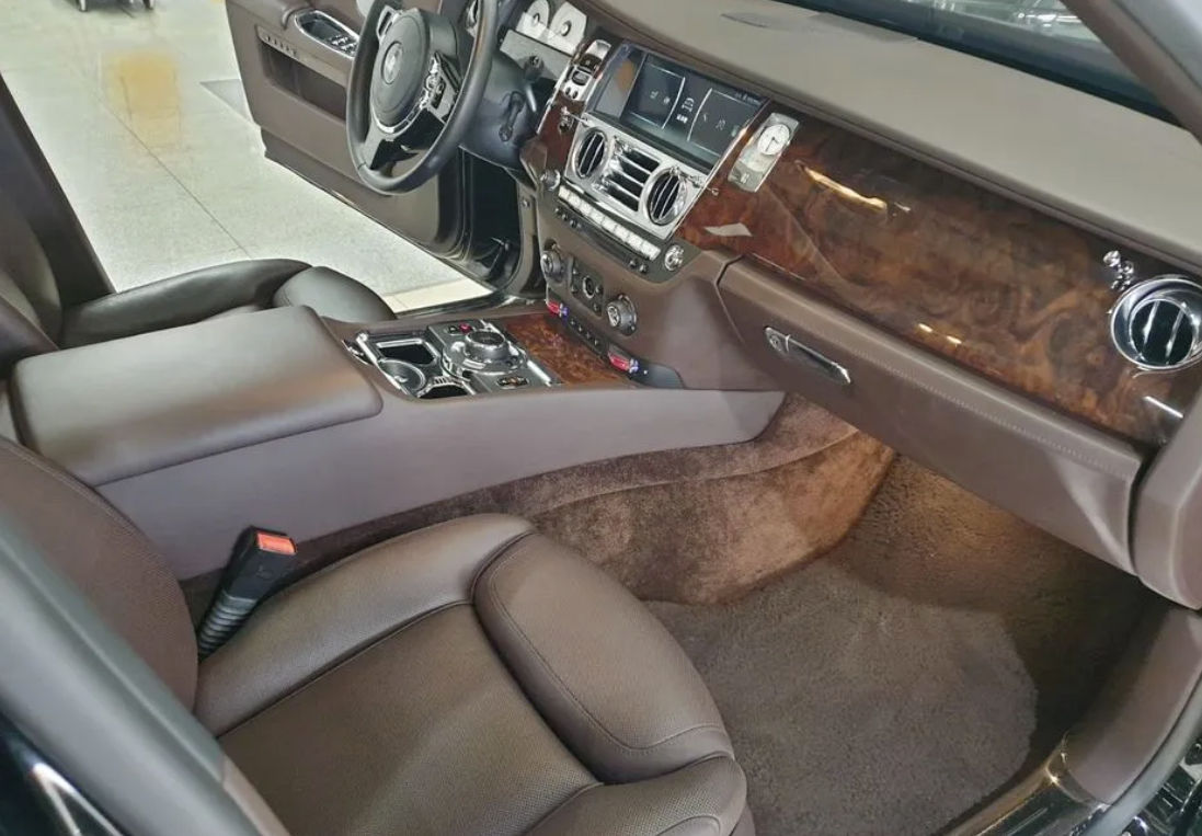 Rolls-Royce Ghost foto 8