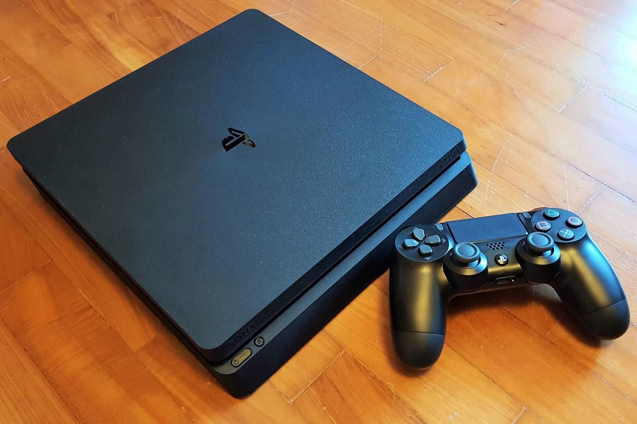 PlayStation 4 slim 1 tb