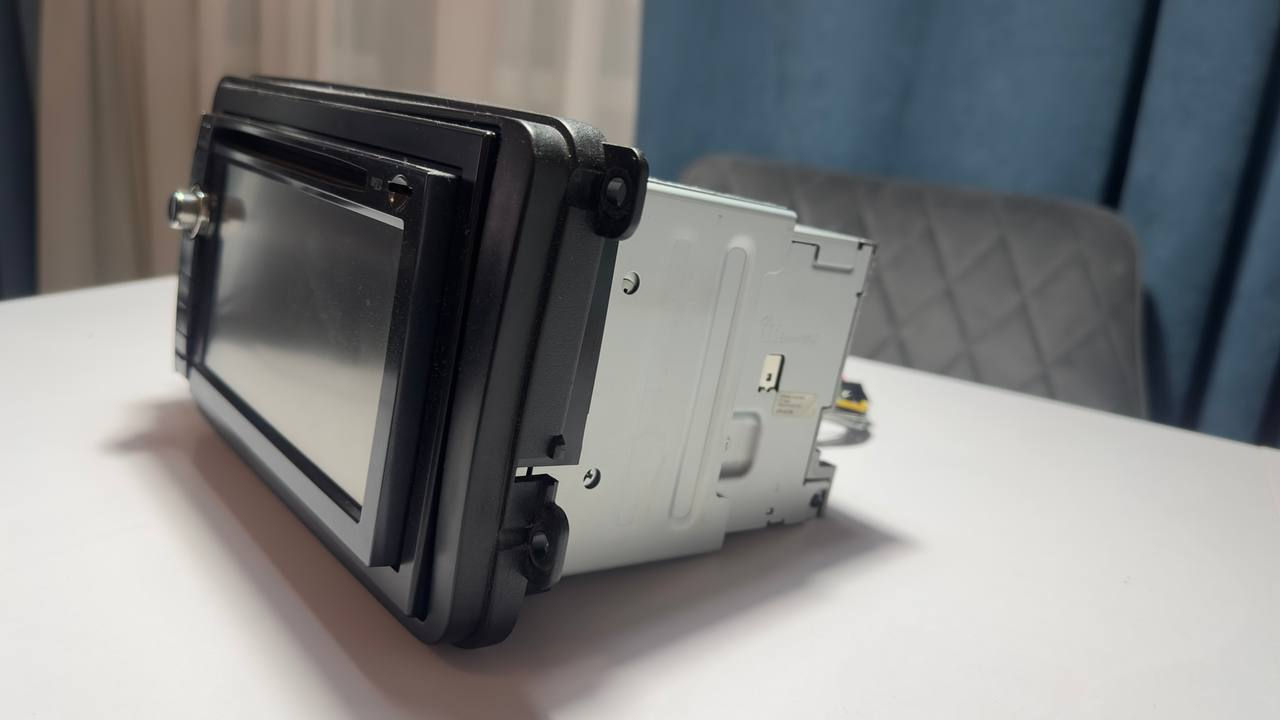 Pioneer Avic-f930bt – Sistem Multimedia Cu Gps, Bluetooth si ecran tactil foto 0