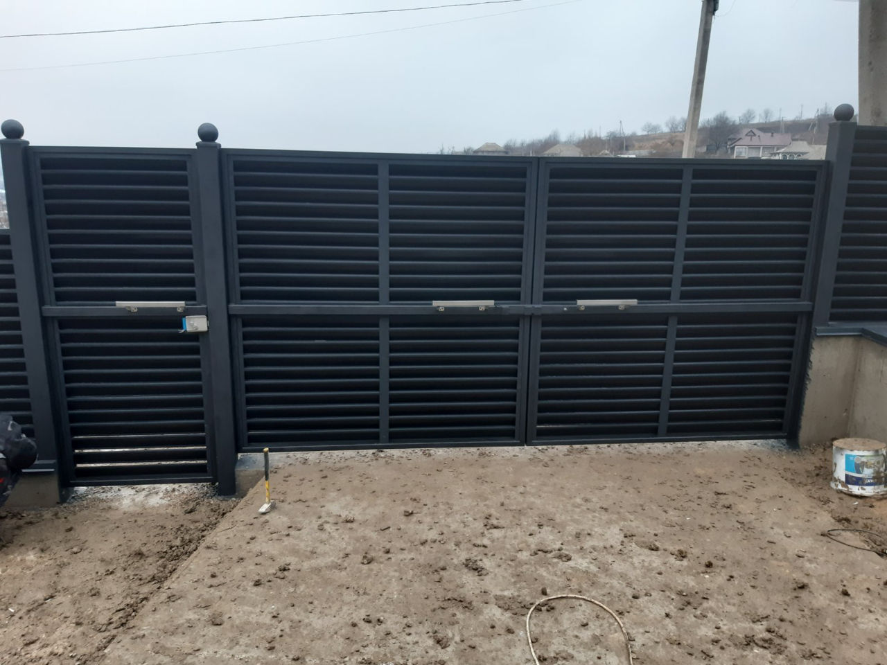 Porti din jaluzele metalice si de tip rancho/ ворота жалюзи, ранчо foto 13