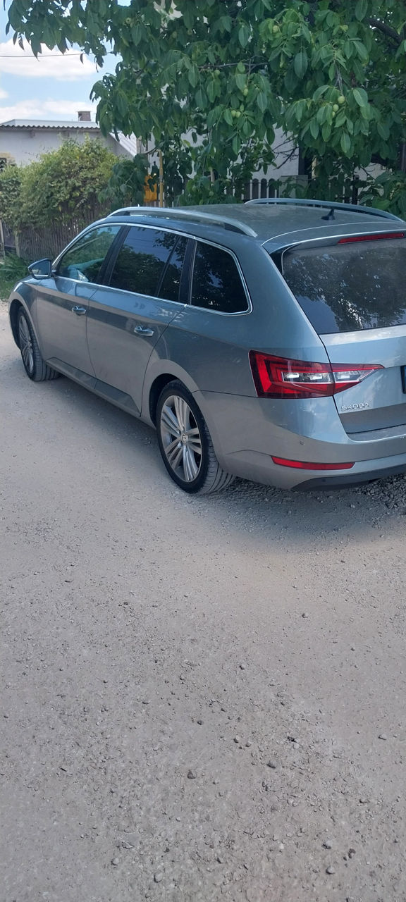 Skoda Superb foto 4