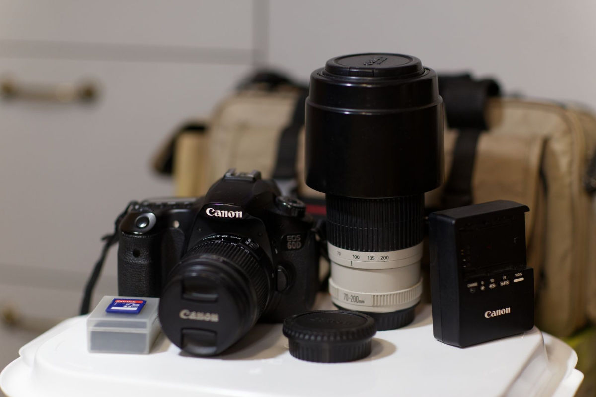 Canon eos 60d + canon efs 18-55 foto 0