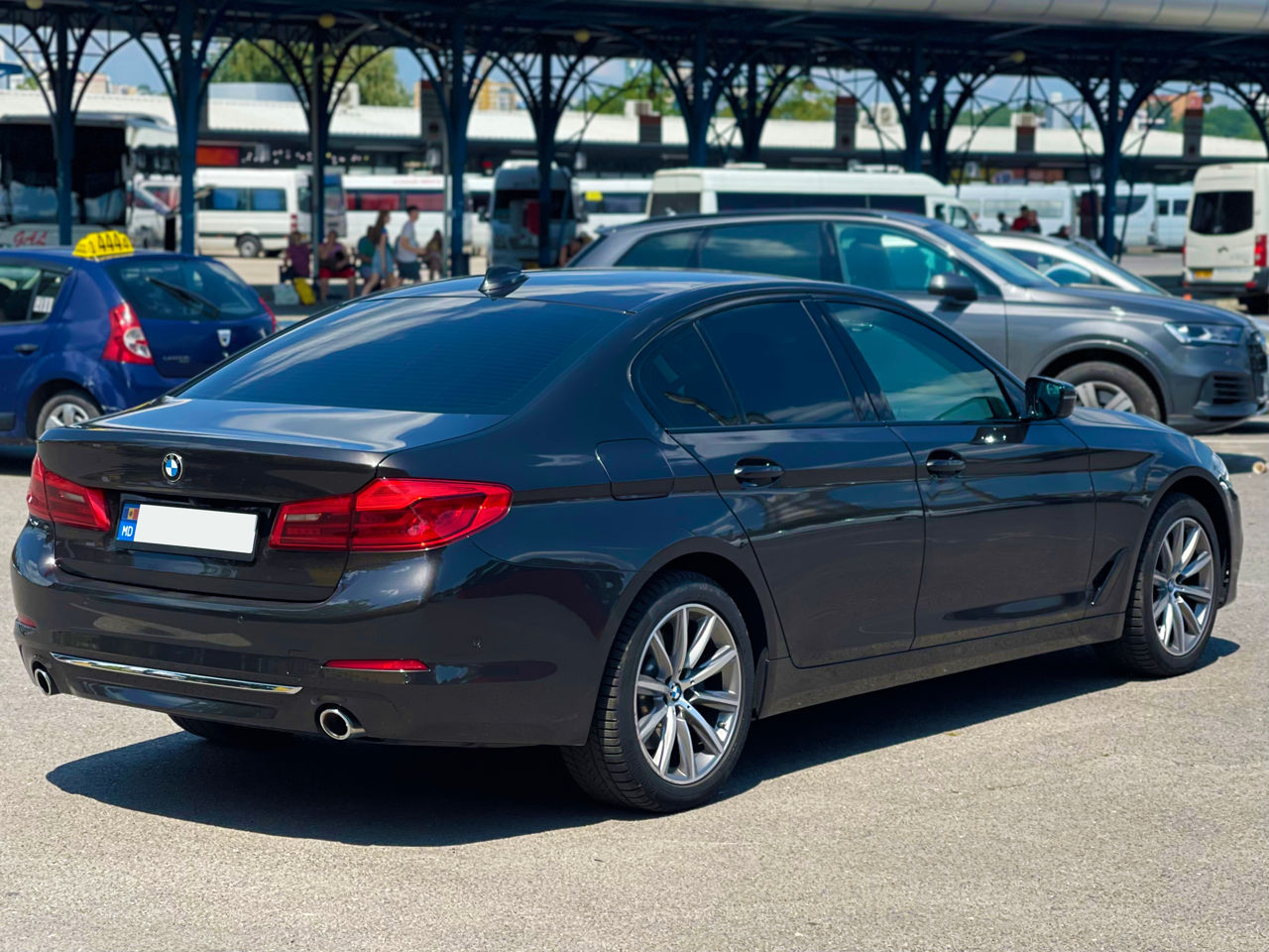 BMW 5 Series foto 7