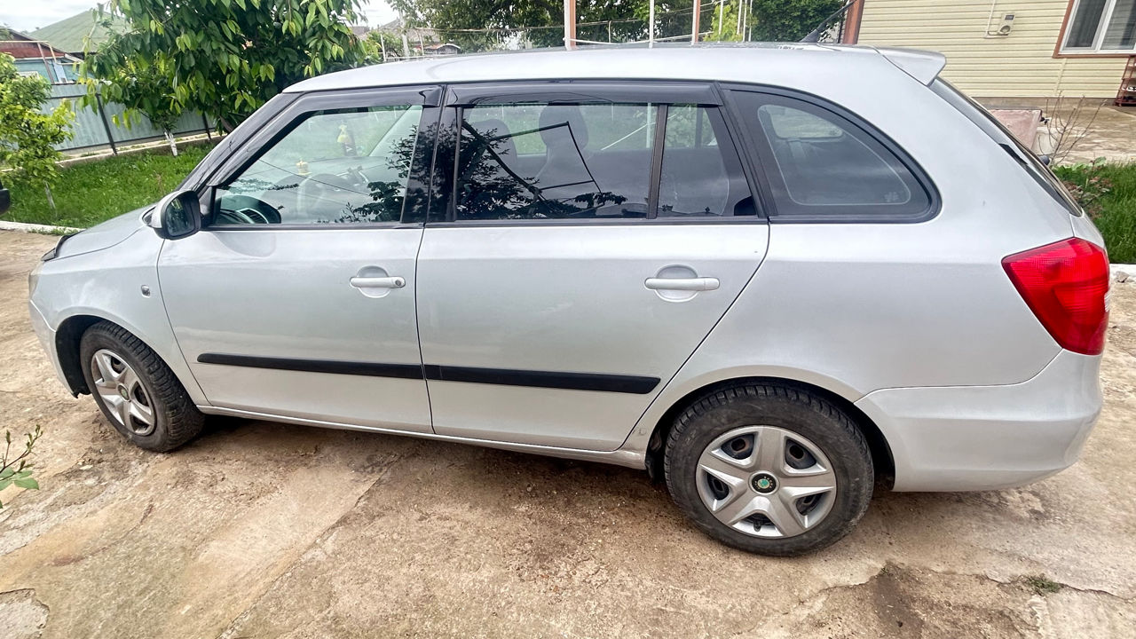 Skoda Fabia фото 1