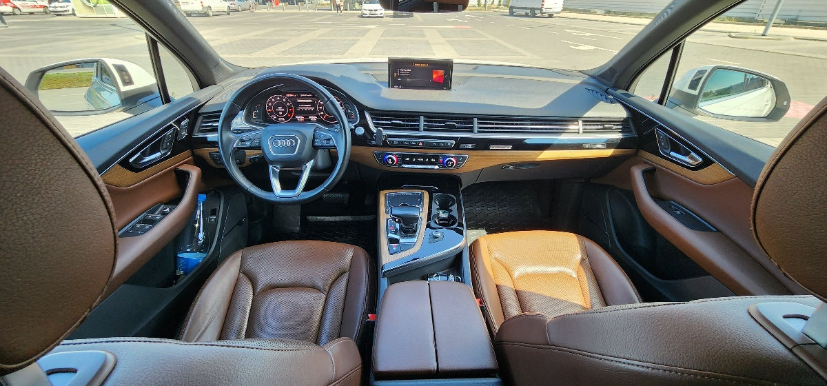 Audi Q7 фото 6