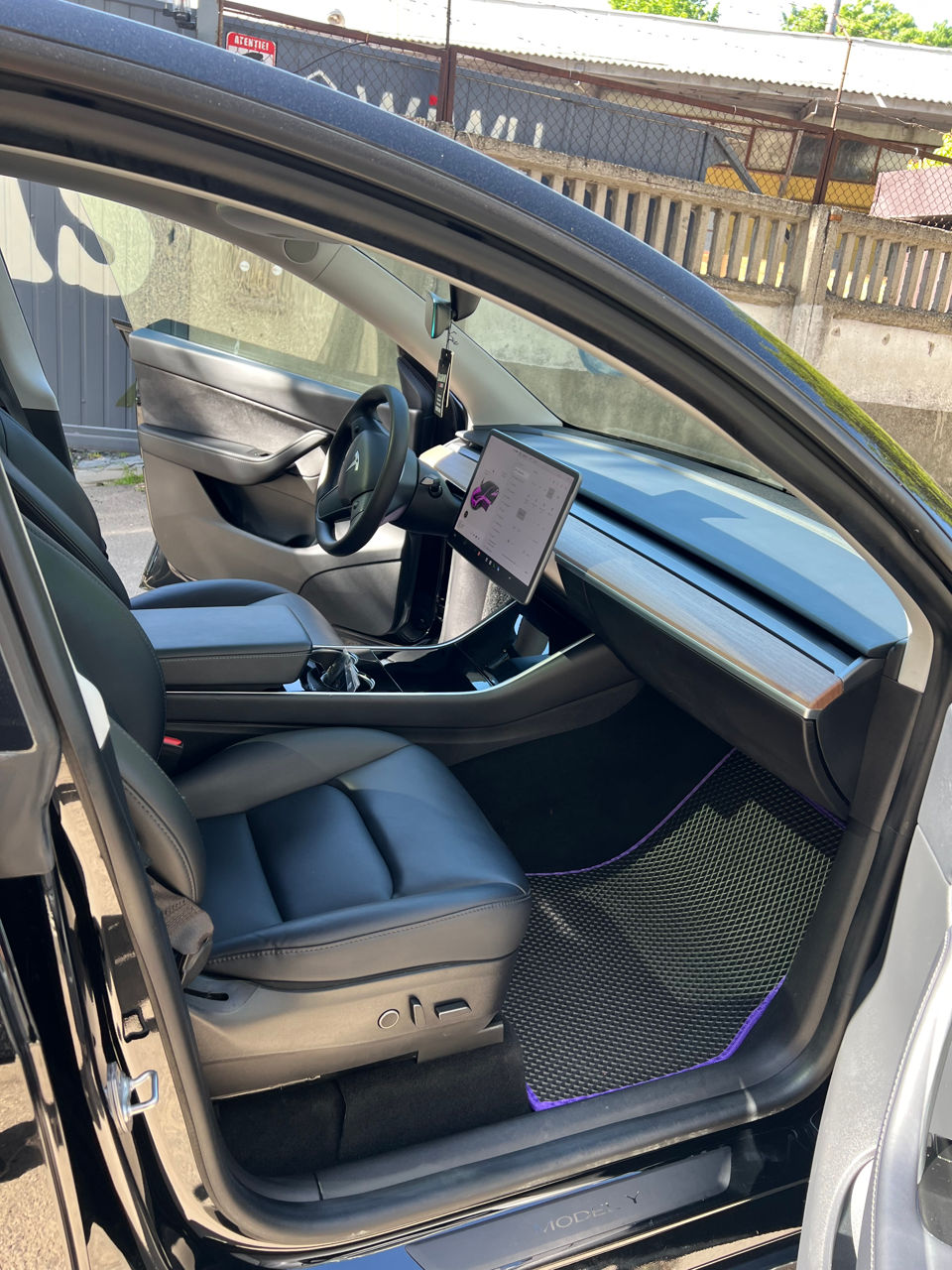 Tesla Model Y foto 8
