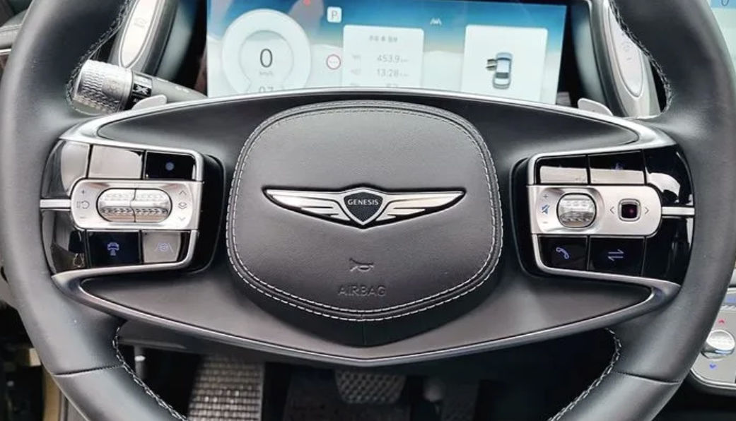 Genesis G90 foto 13