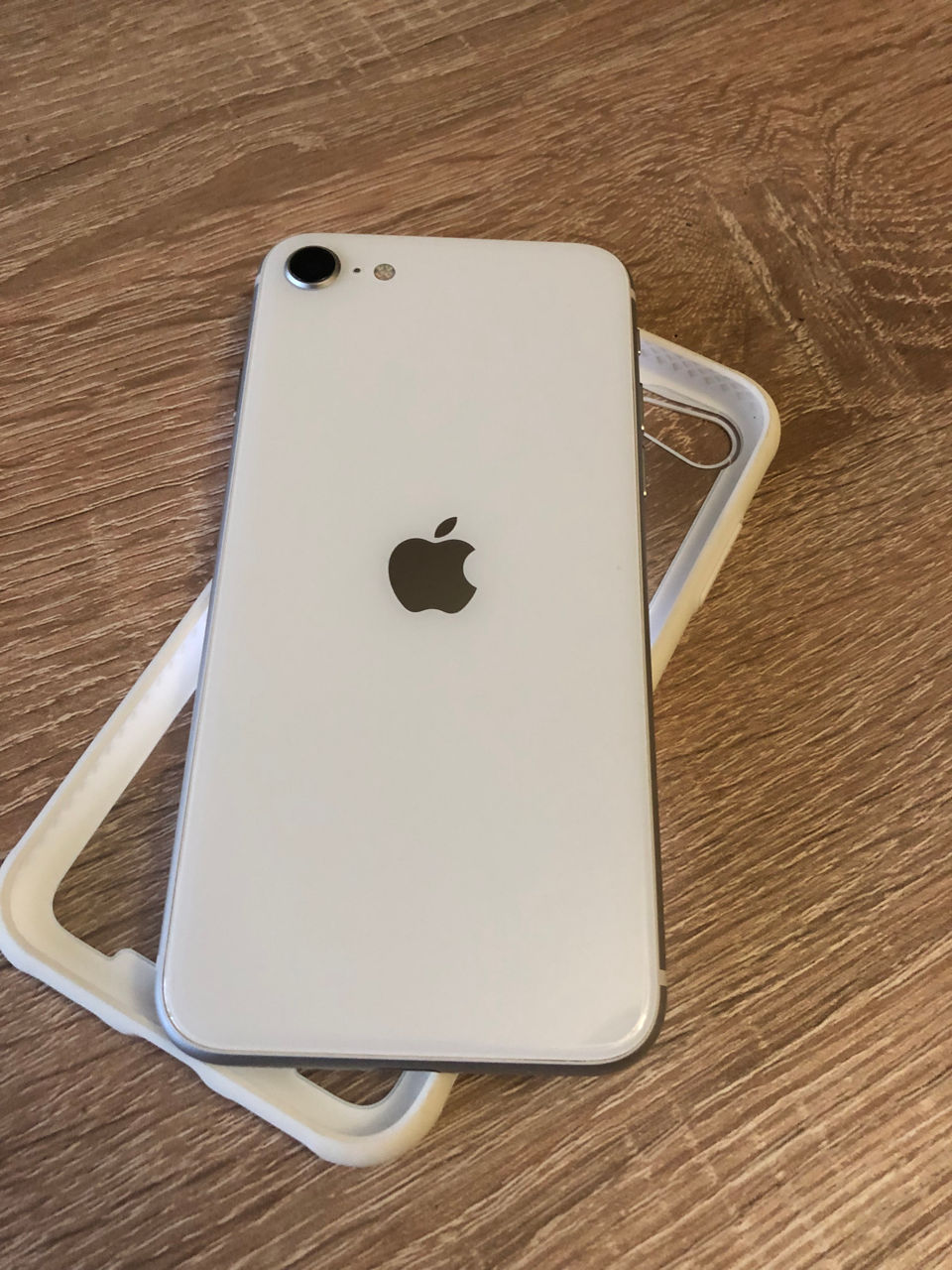 iPhone SE White 64GB ( 2020) Состояние нового.