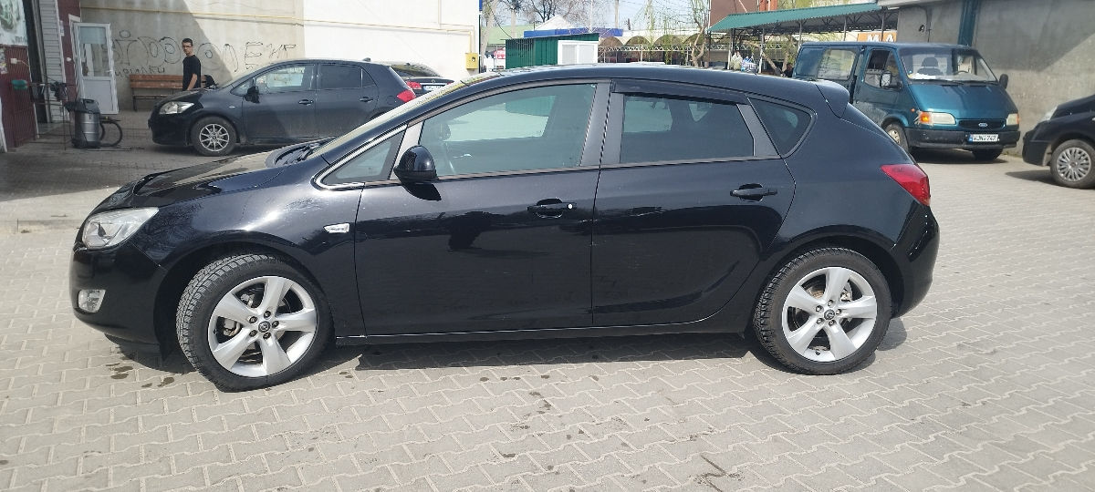 Opel Astra foto 1