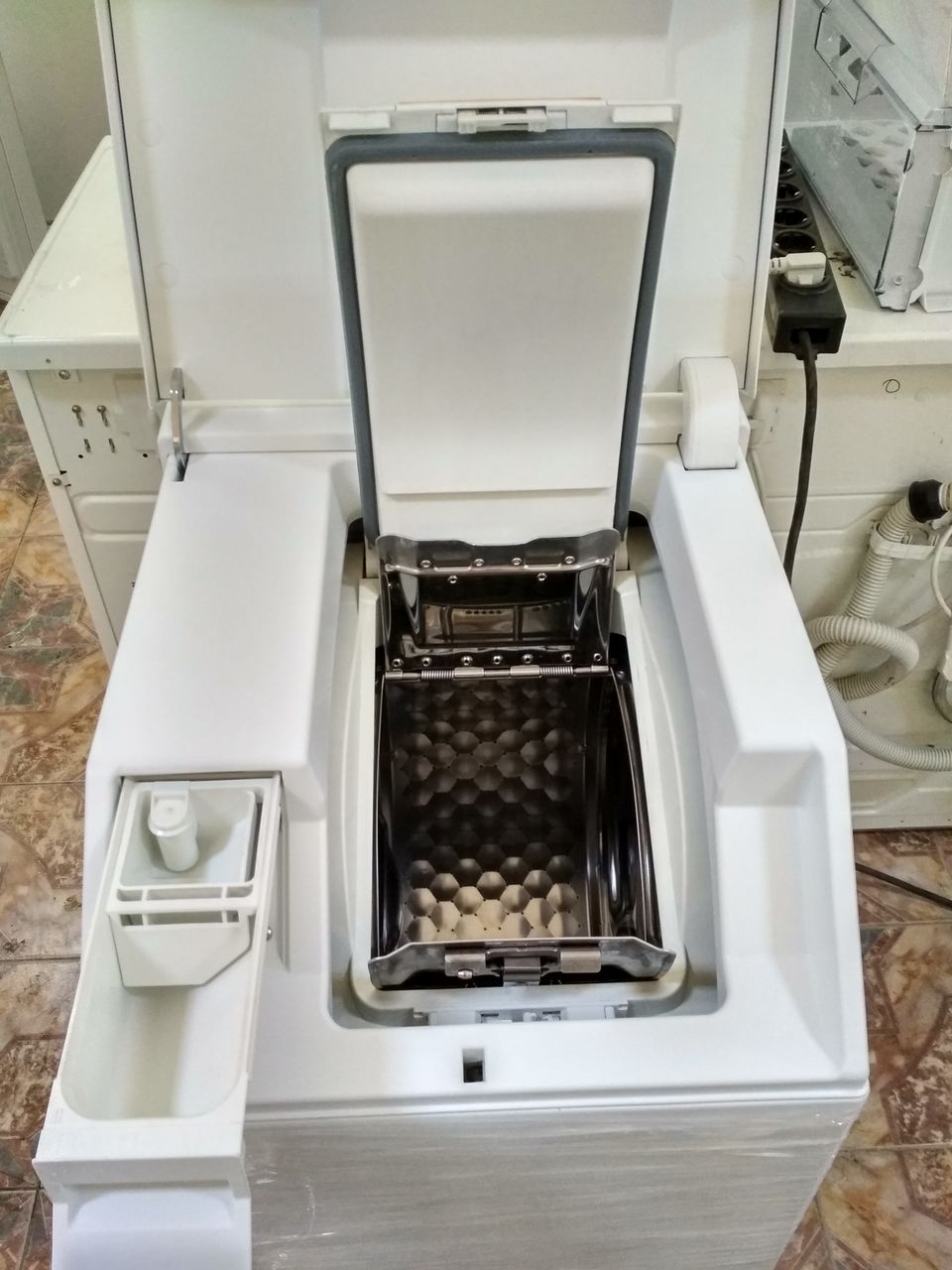 Miele verticala. deservita tehnic. foto 1