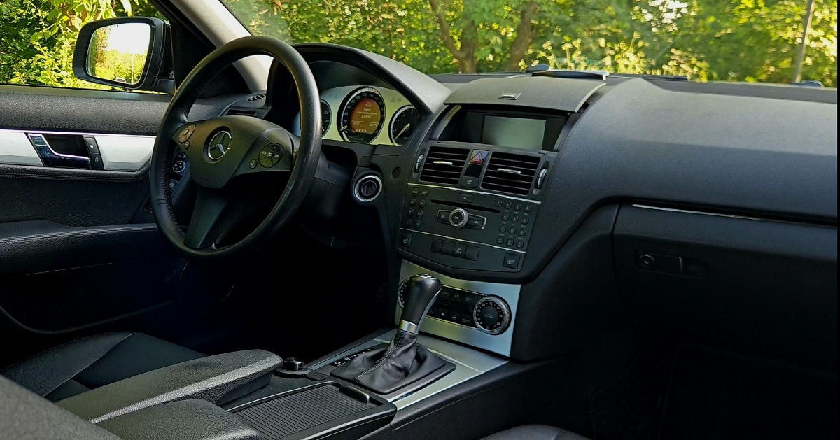 Mercedes C-Class фото 9