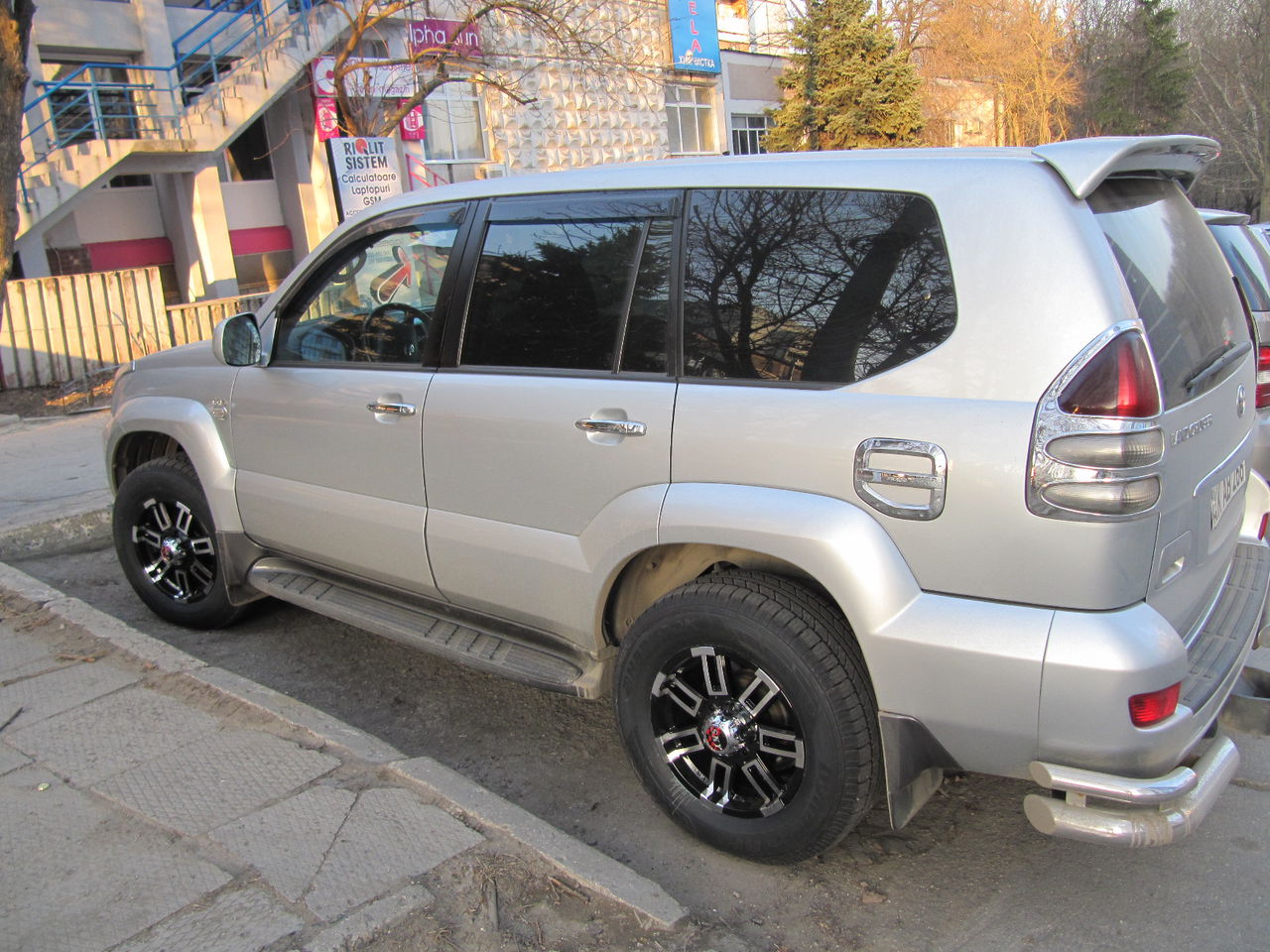 Toyota Land Cruiser Prado фото 6