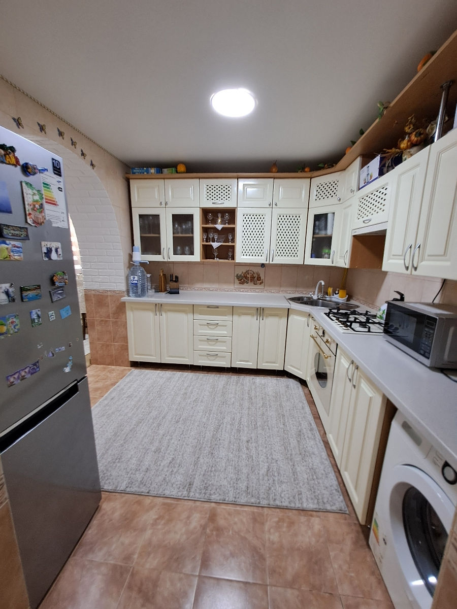 Apartament cu 3 camere, 82 m², Periferie, Ialoveni foto 2