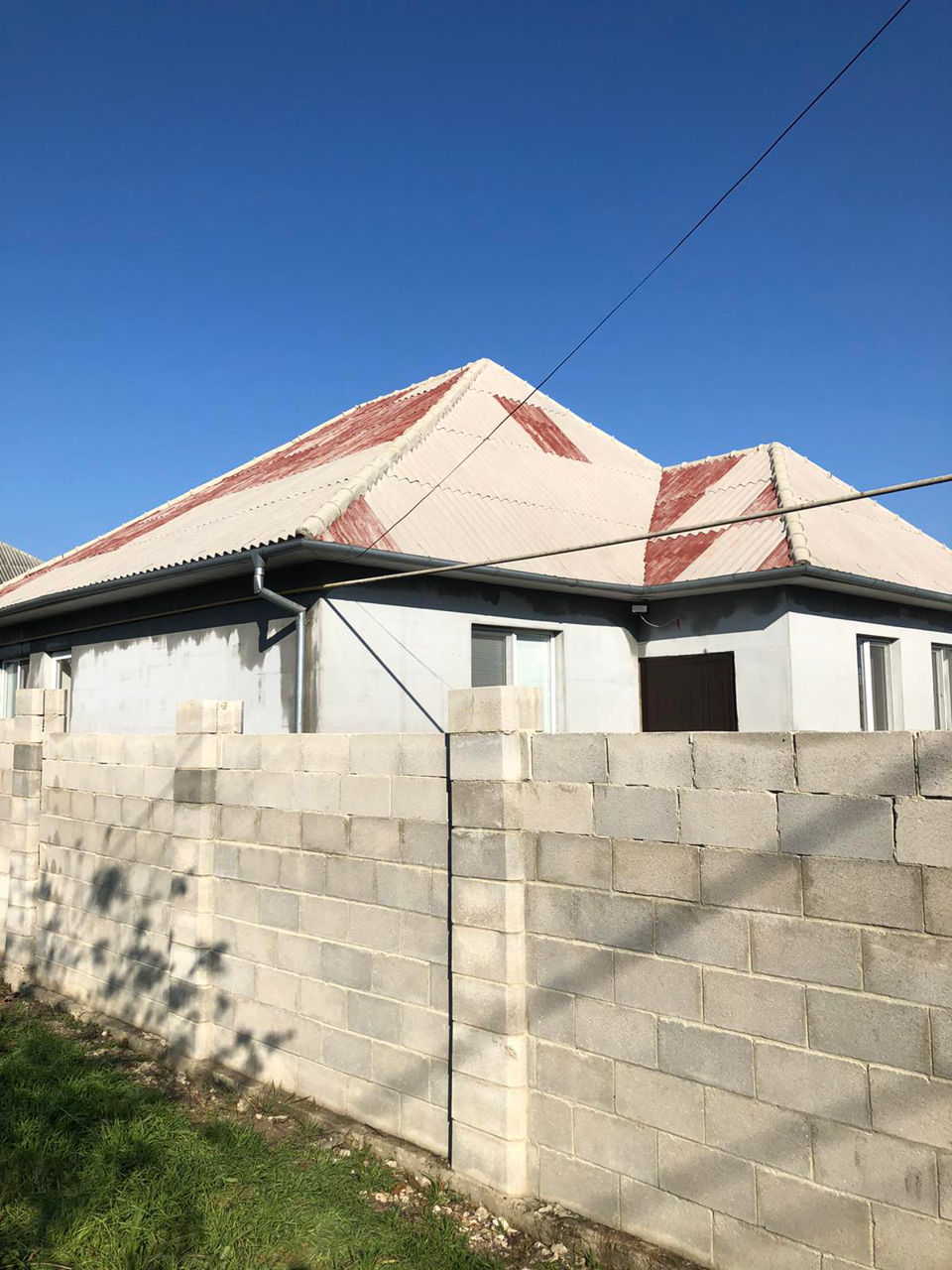 Vopsirea acoperișului! Покраска крыш! pretul pentru m2 poate varia între 80-150 lei. foto 5