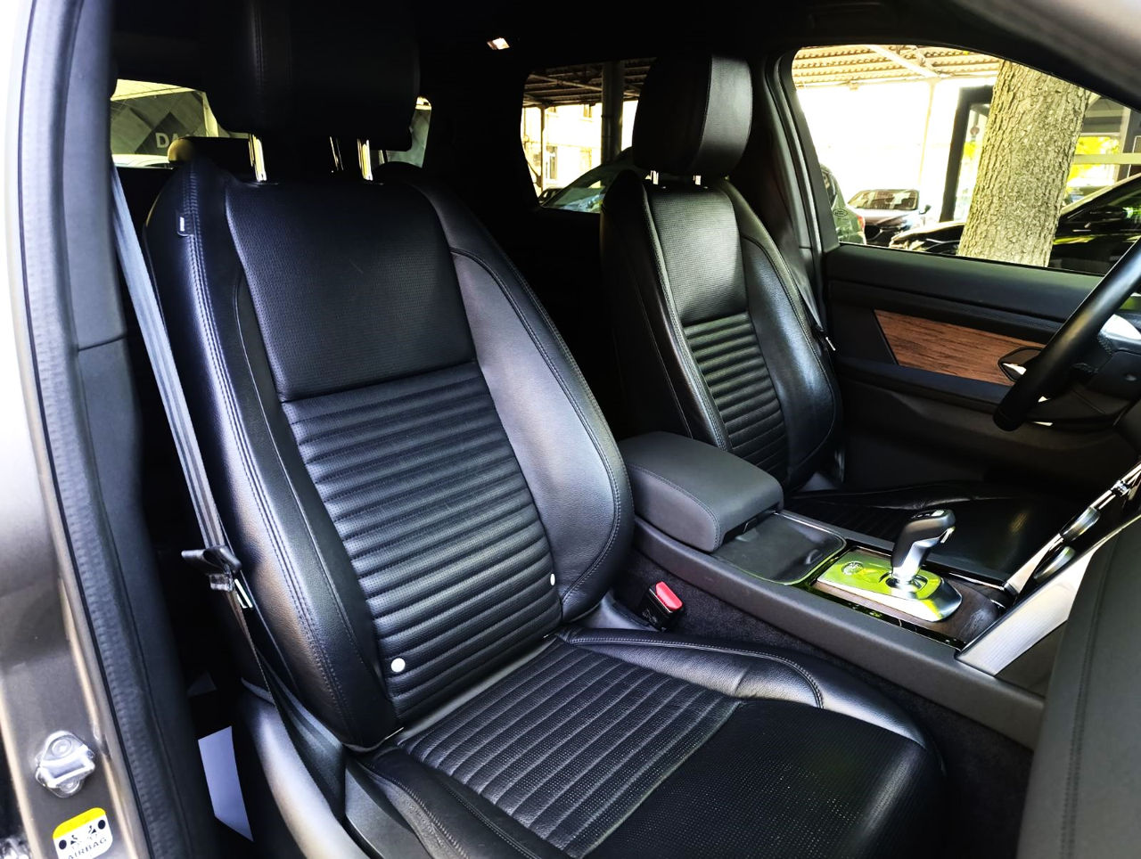 Land Rover Discovery Sport фото 15