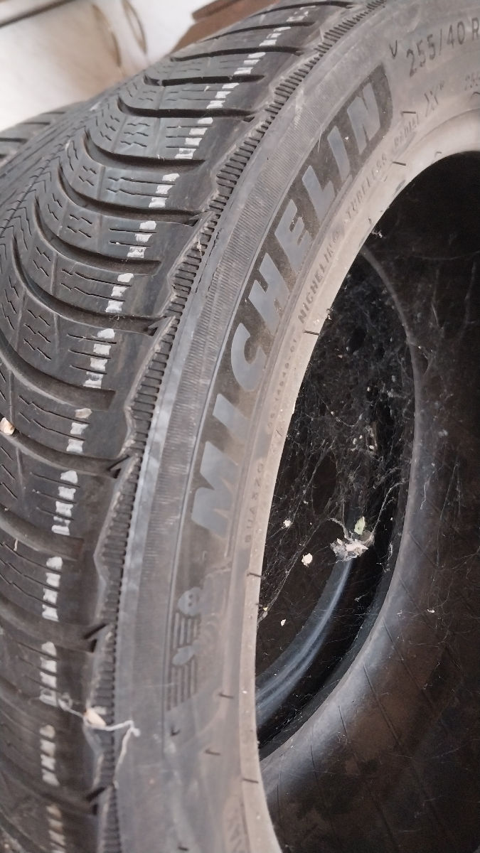 255-40-r18