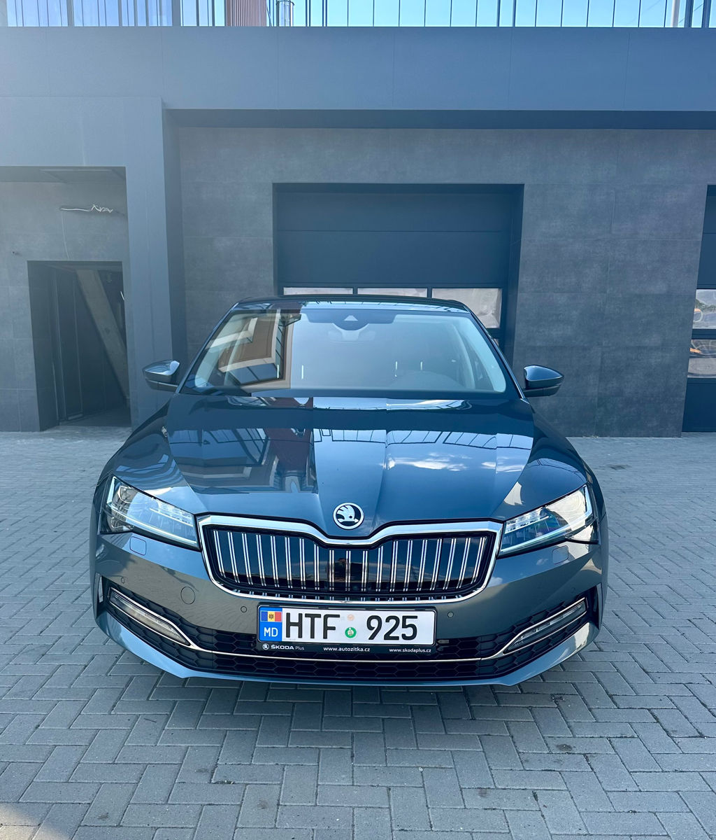 Skoda Superb foto 1