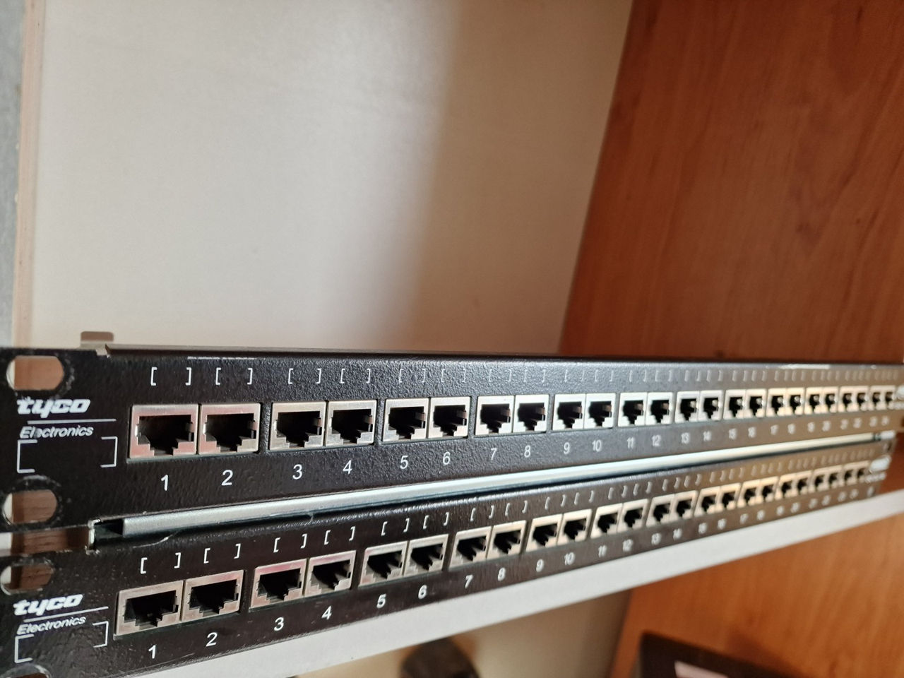 Tyco Amp Netconnect Cat5e 24-port Universal Patch Panel foto 3
