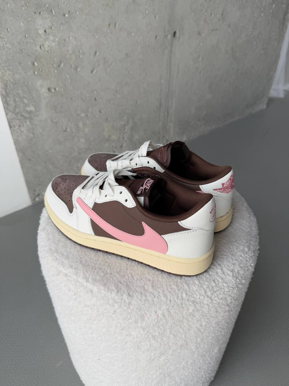 Nike Air Jordan 1 Low Dark Pony / Pink Oxford x Travis Scott фото 5