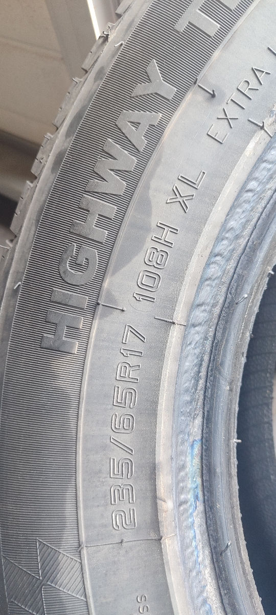 Резина  235/65 r17 фото 3