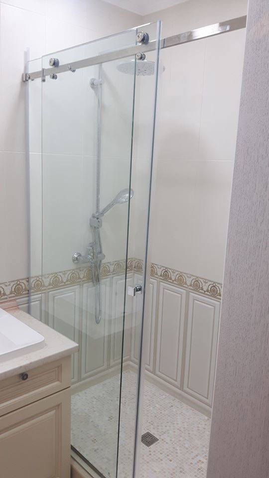 Cabina de dus cu  usi glisante din sticla calita foto 1