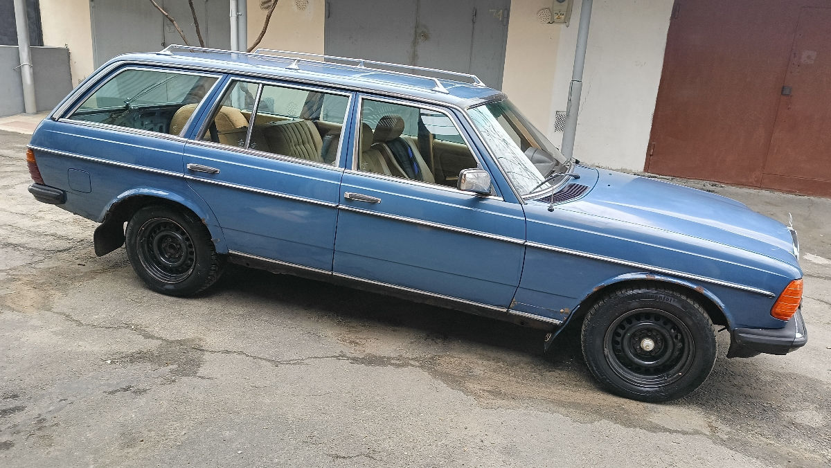 Mercedes Series (W123) foto 2