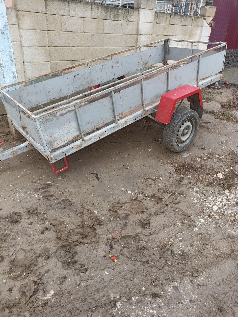 Продам прицеп новый