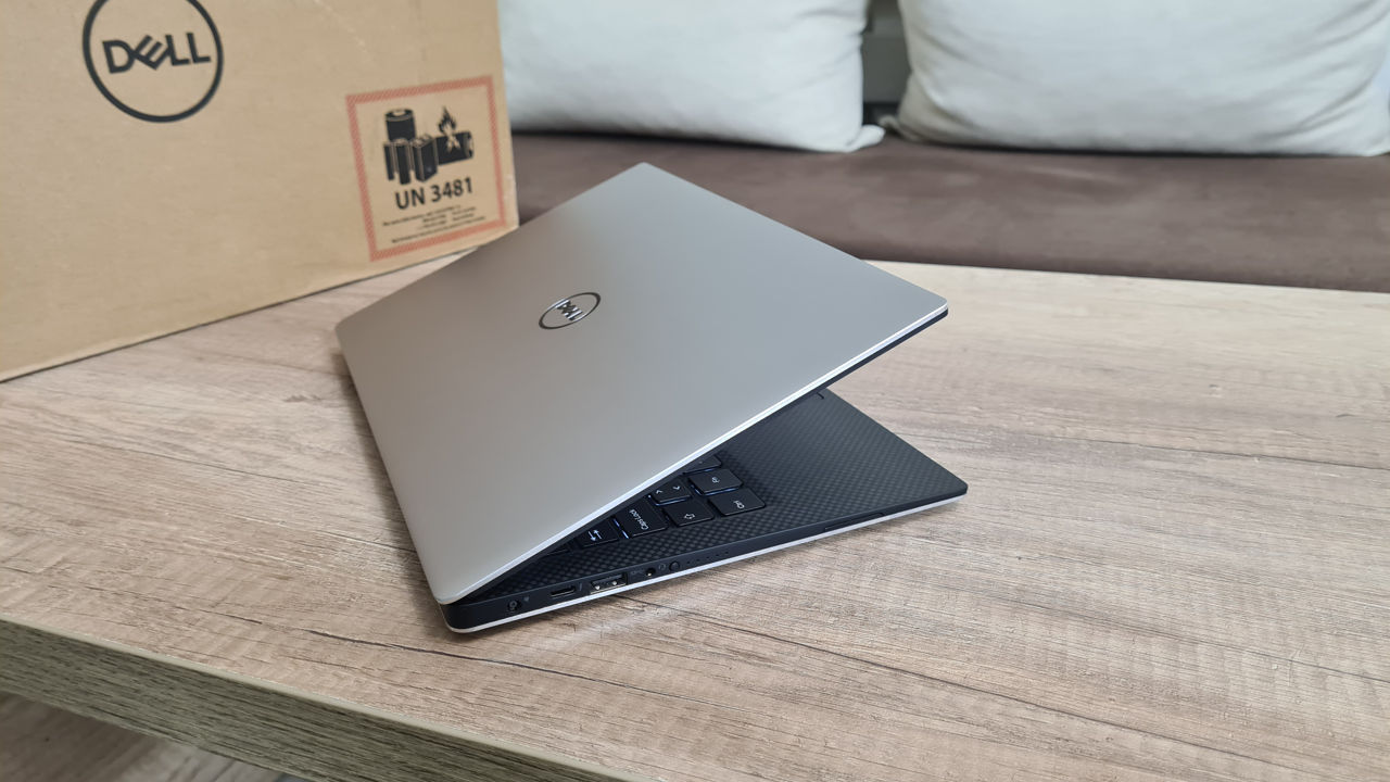 Dell XPS 13 ips (Core i5, ram 8gb, ssd 256gb) iluminare taste foto 1