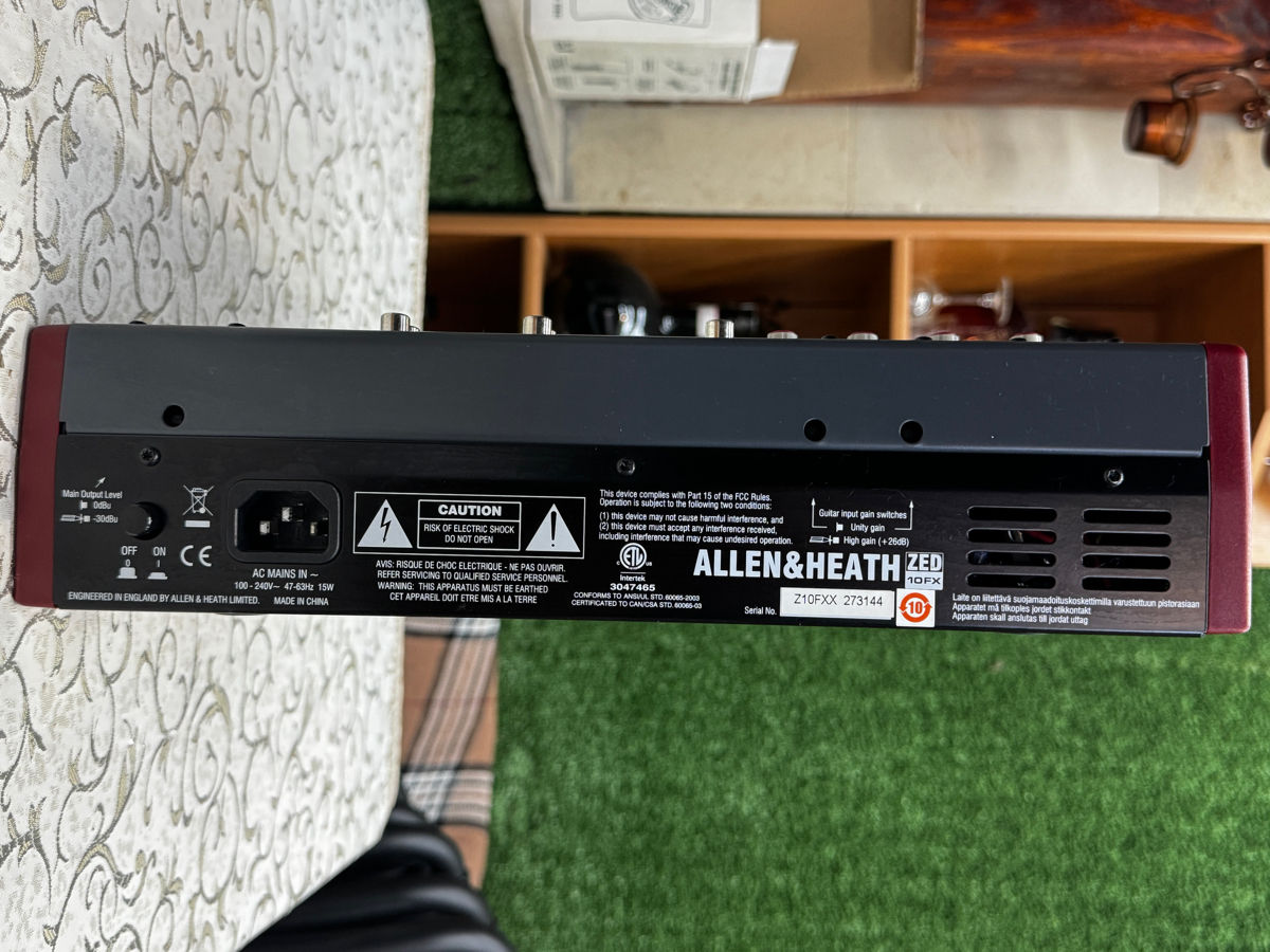  Allen Heath ZED-10FX фото 3
