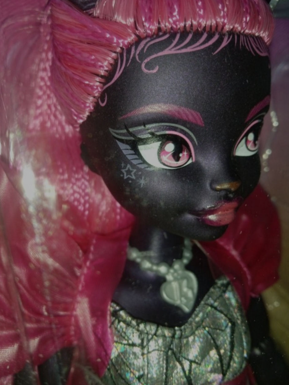 Papusa noua monster high in cutie foto 1