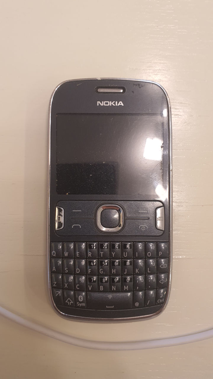 Nokia E5-00 foto 0