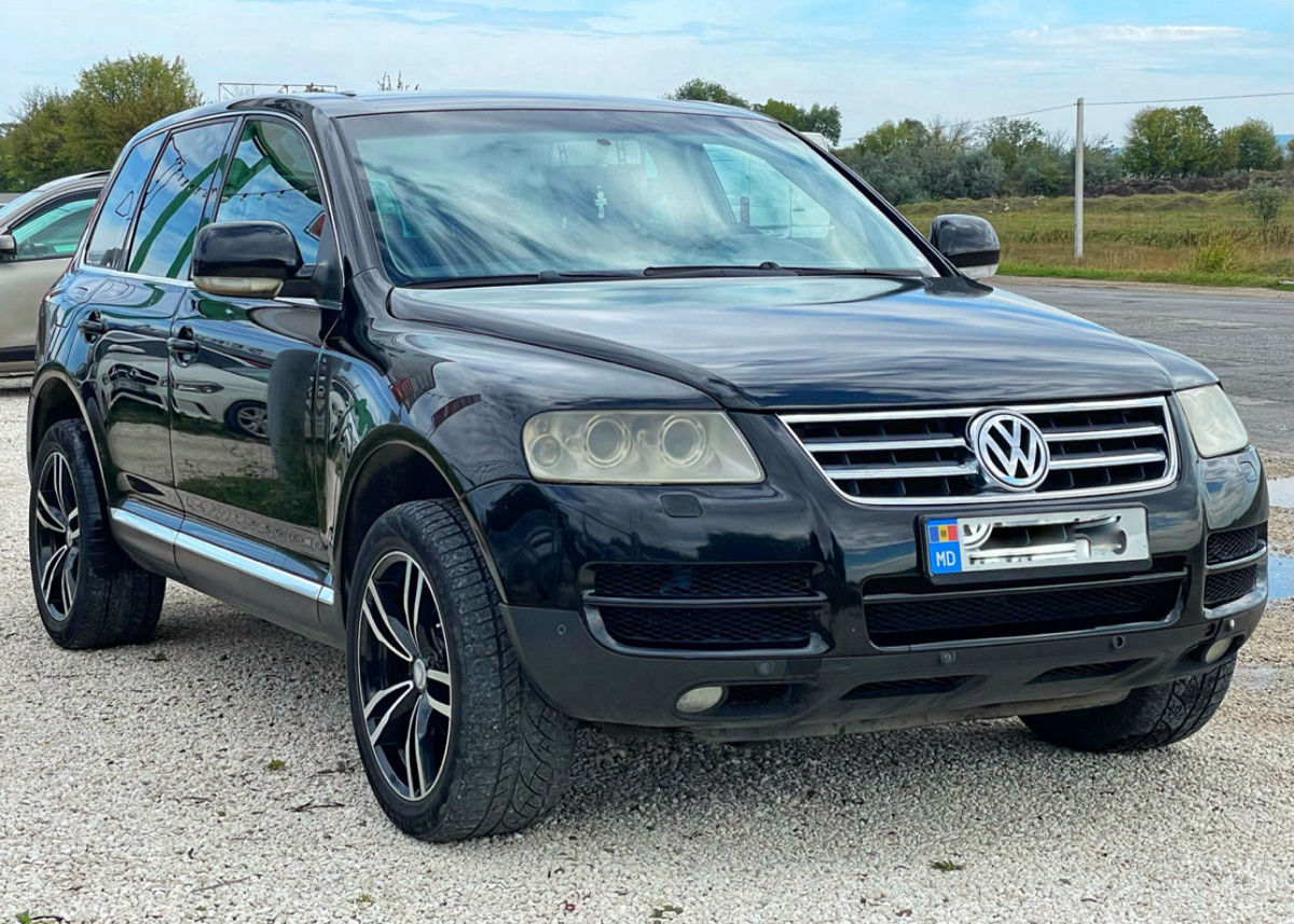 Volkswagen Touareg foto 1