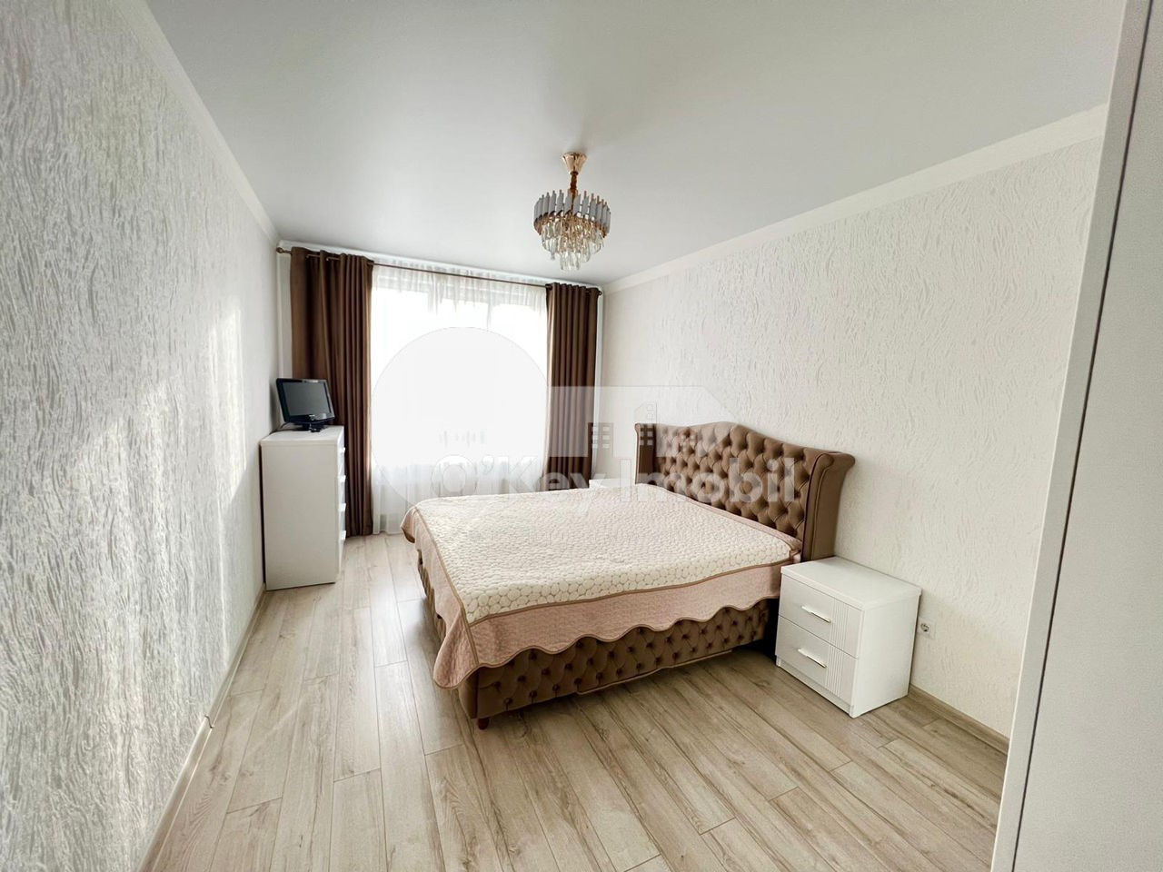 Apartament cu 2 camere, 70 m², Buiucani, Chișinău foto 2