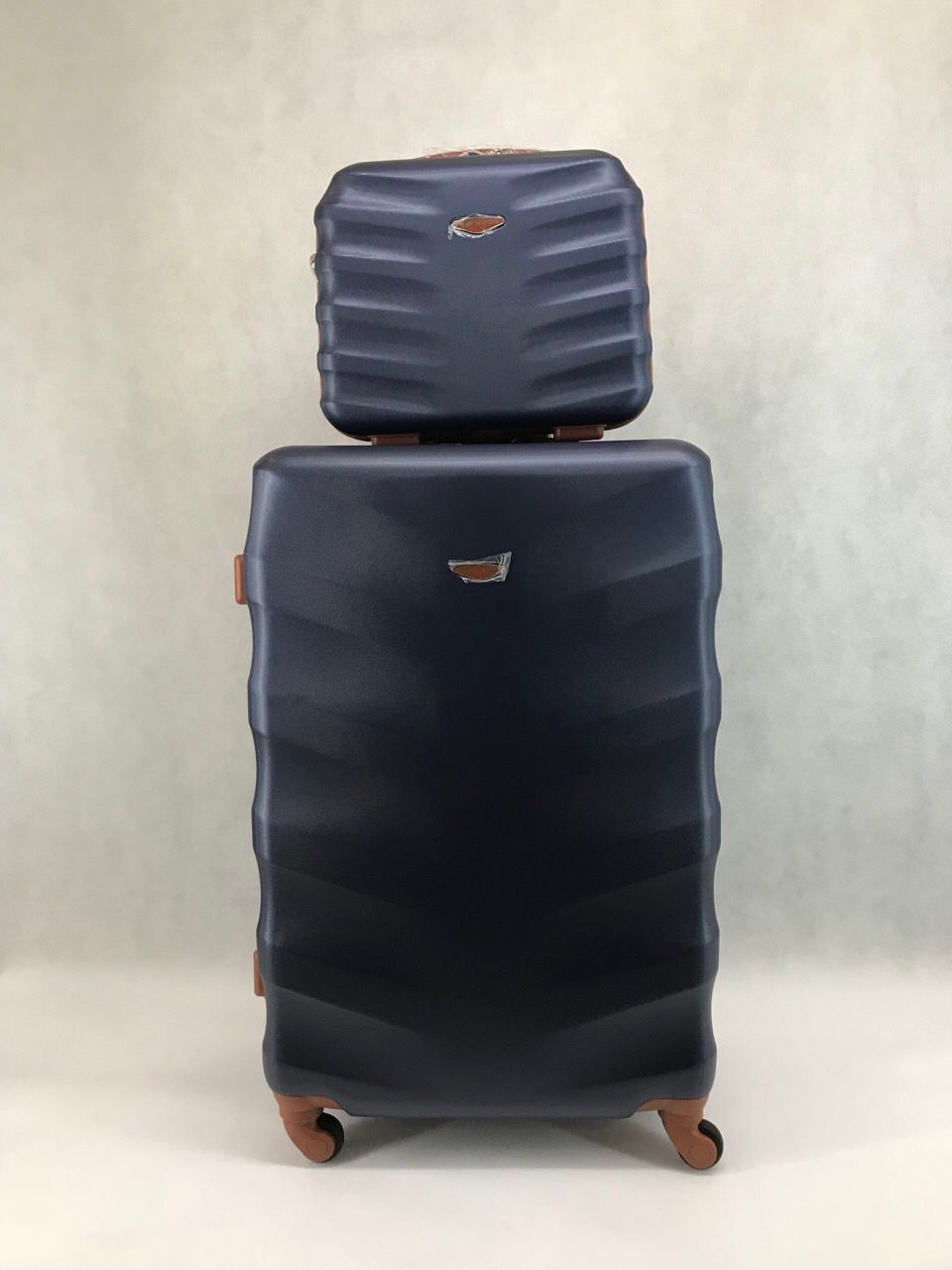 Новые высококачественные чемоданы из ABS поликарбоната.Польша ...